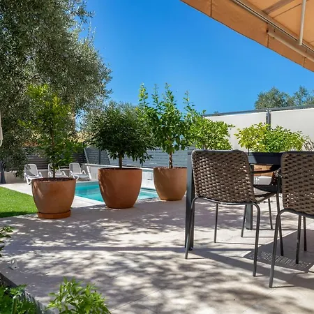 Casa Mateo * 로비니