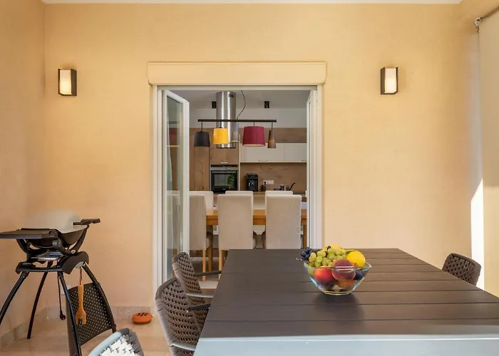 Casa Mateo