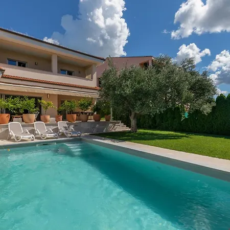 Casa Mateo